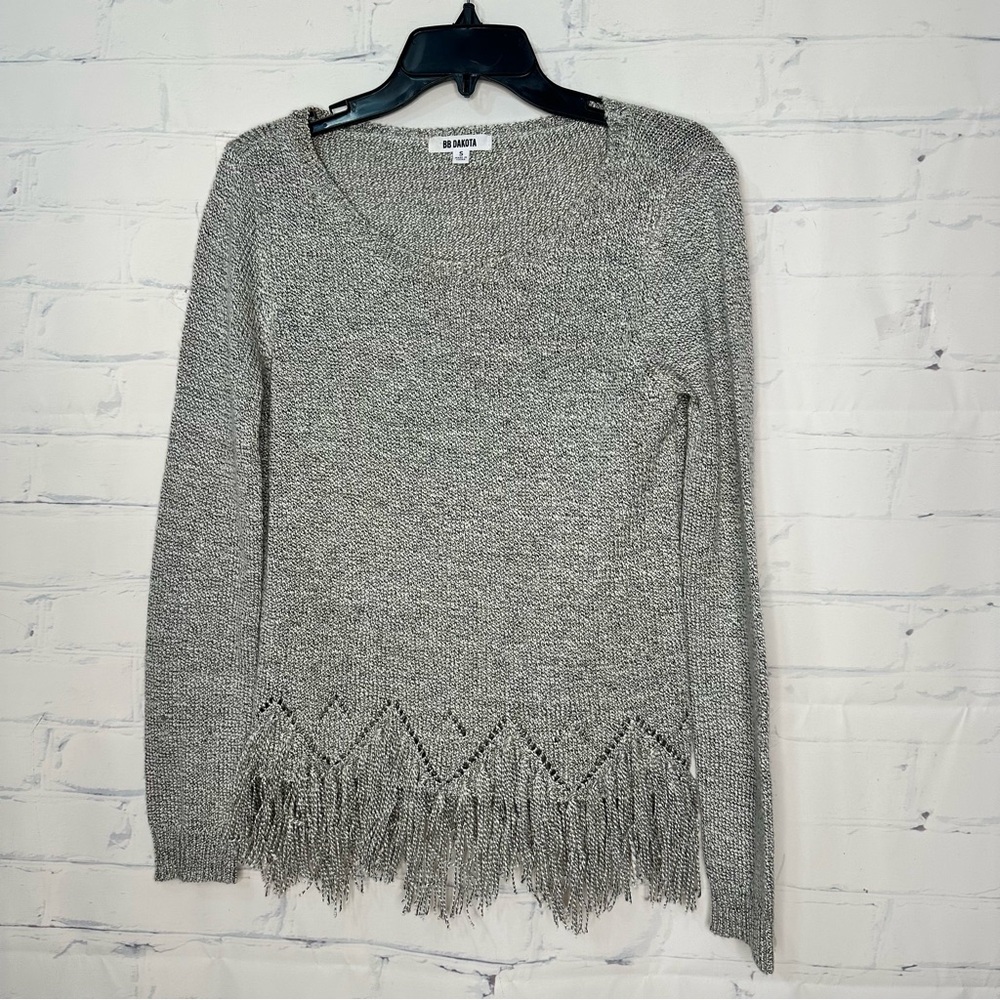Women’s BB Dakota Small Long Sleeve Gray Sweater with Fringe